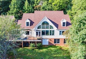 Amherst: Stunning Contemporary Home on 29 Acres